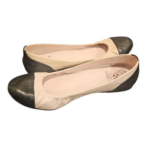Classic Black and Cream Flats with Pleating and Rounded‎ Toe - Picture 4 of 8